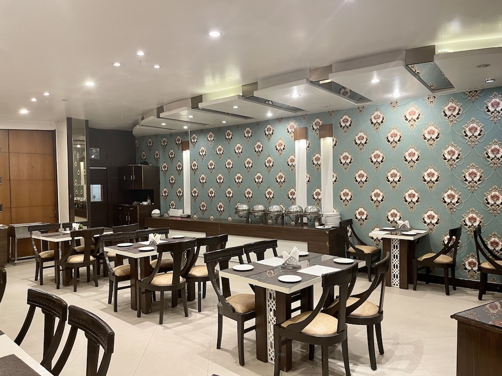 Hotel Narula S Aurrum 25/32