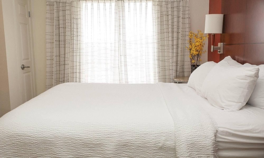 MainStay Suites Appleton Airport - Fox River Mall Area 19/46