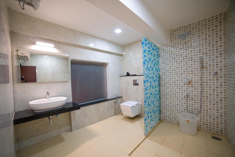 Oyo 14759 Hotel President 54/55
