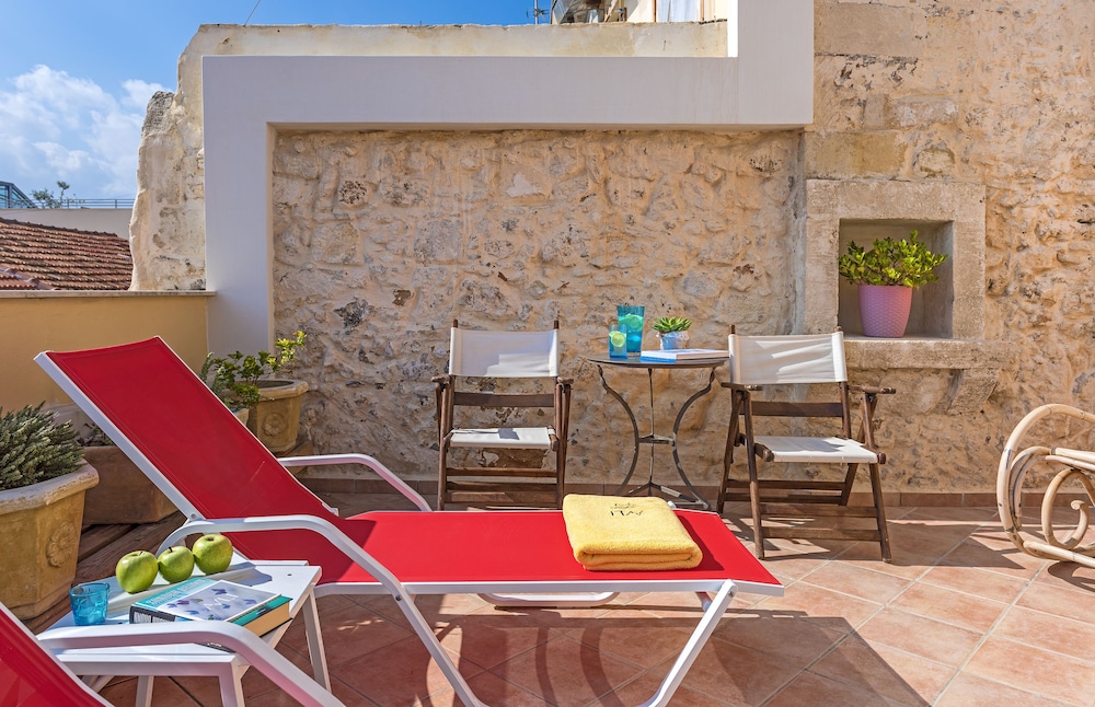 Avli Lounge Apartments 30/75