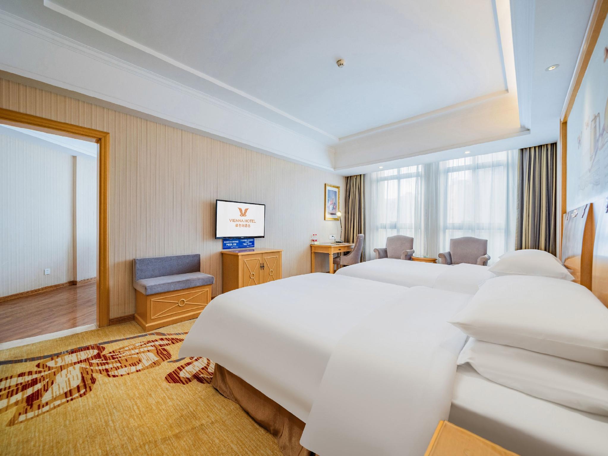 Superior, Twin Beds