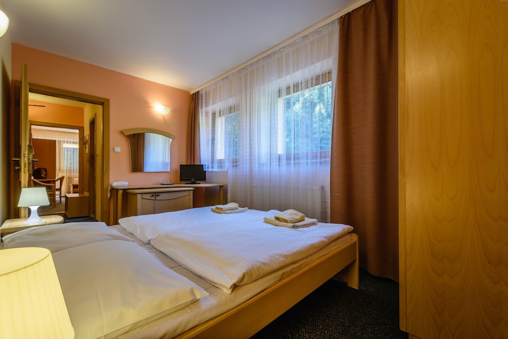 2 Bedrooms, Family, Quadruple, 2 Double Beds