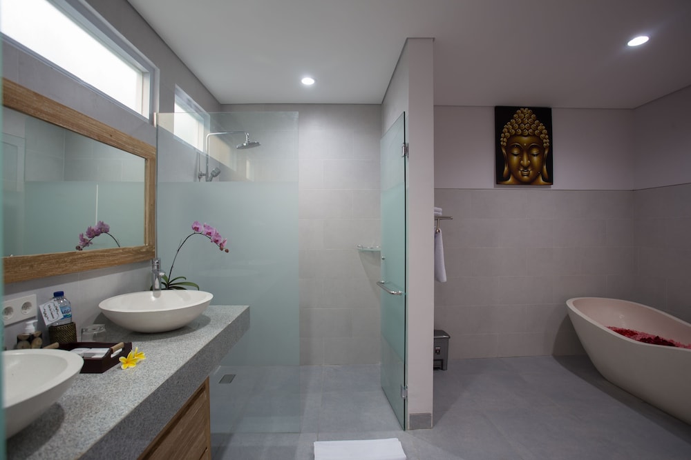 The Awandari Villas Seminyak 56/58