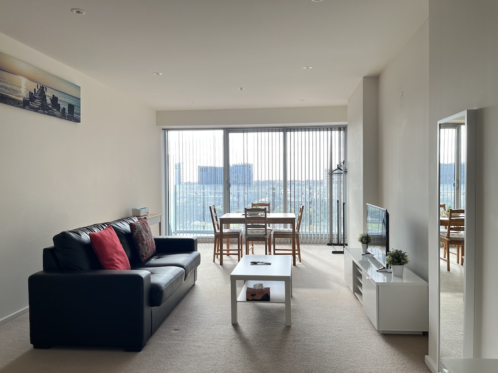 Tasha's Apartments on Morphett 32/50