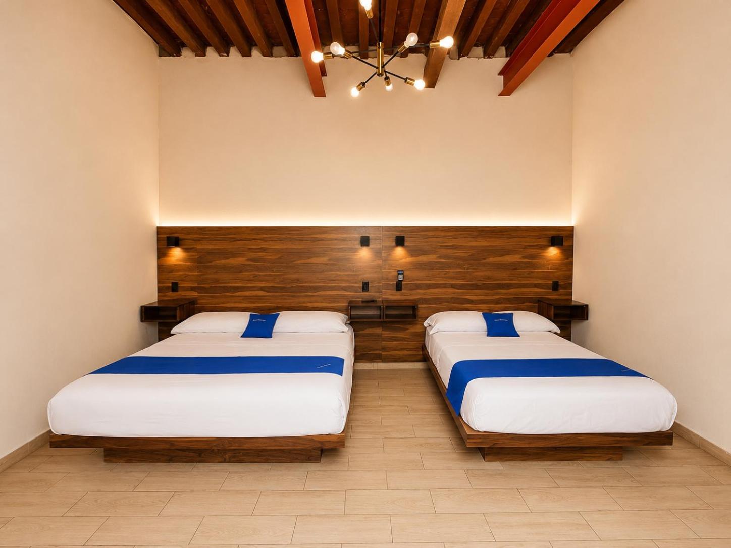 Hotel Queretaro 12/34