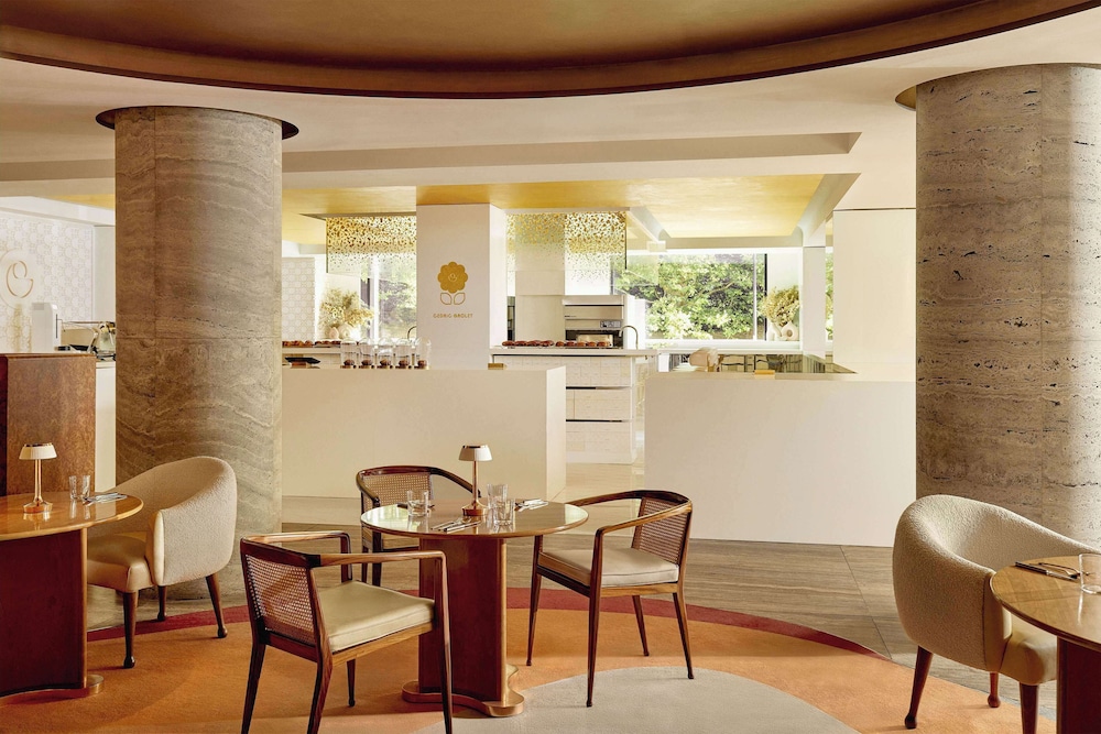 THE BERKELEY HOTEL 58/73