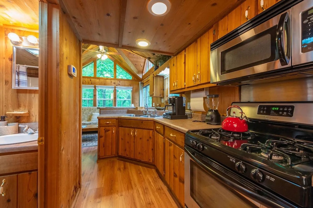 Engadine Inn & Cabins 7/50