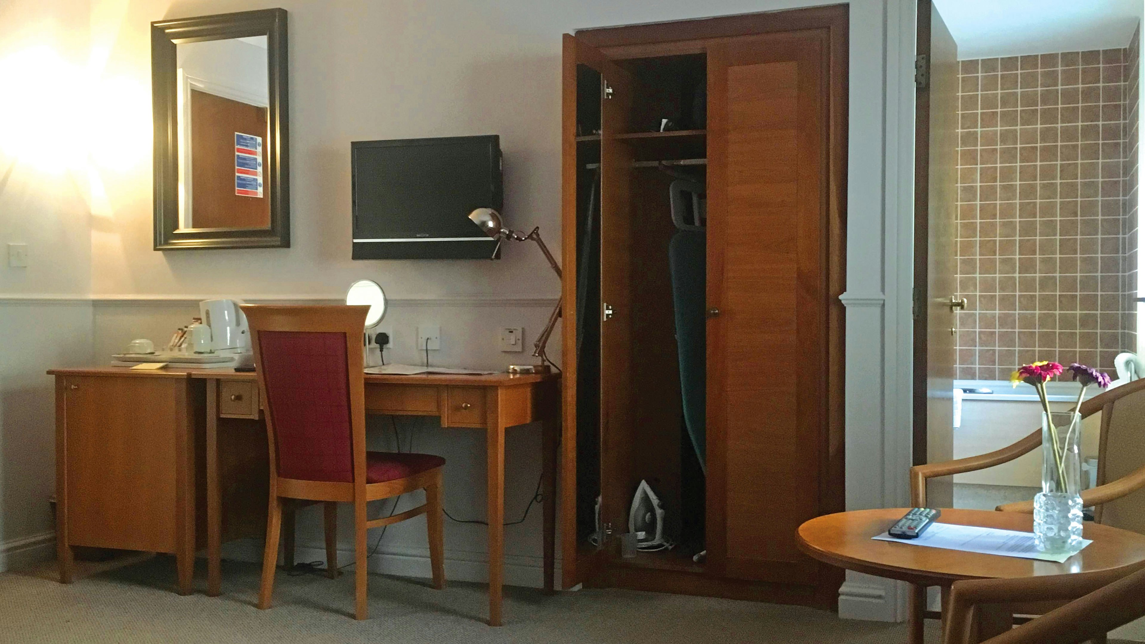 Gomersal Park Hotel 37/49