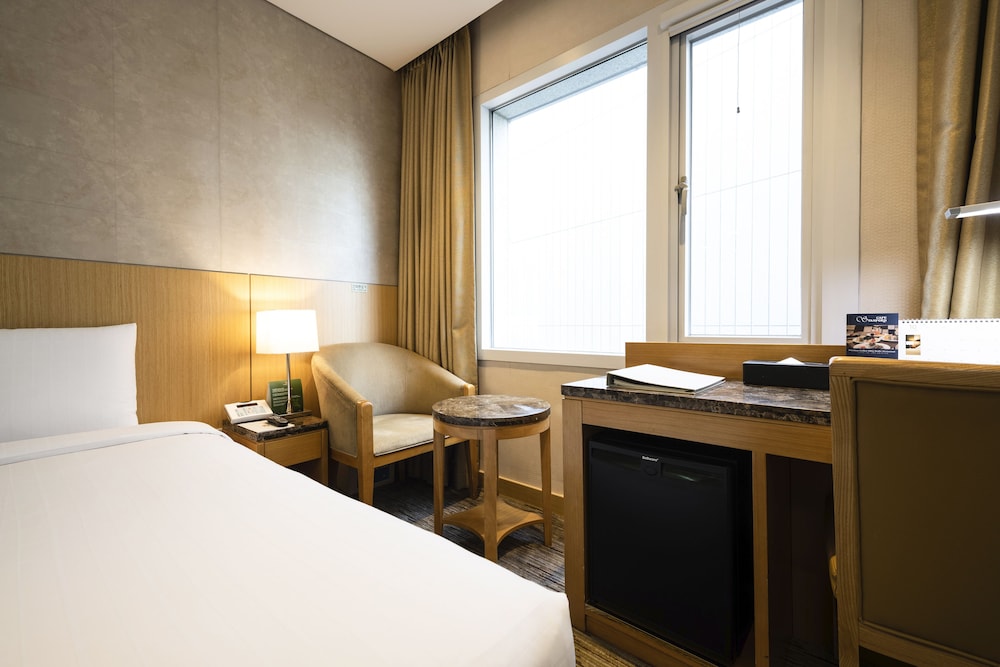 Stanford Hotel Seoul 12/61