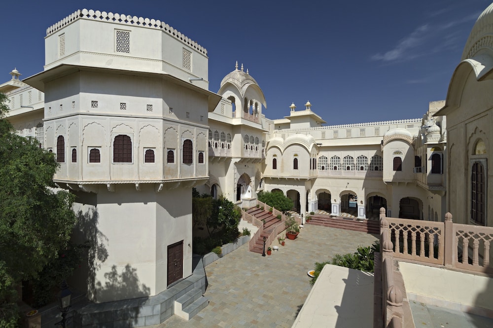 Alsisar Mahal 4/50