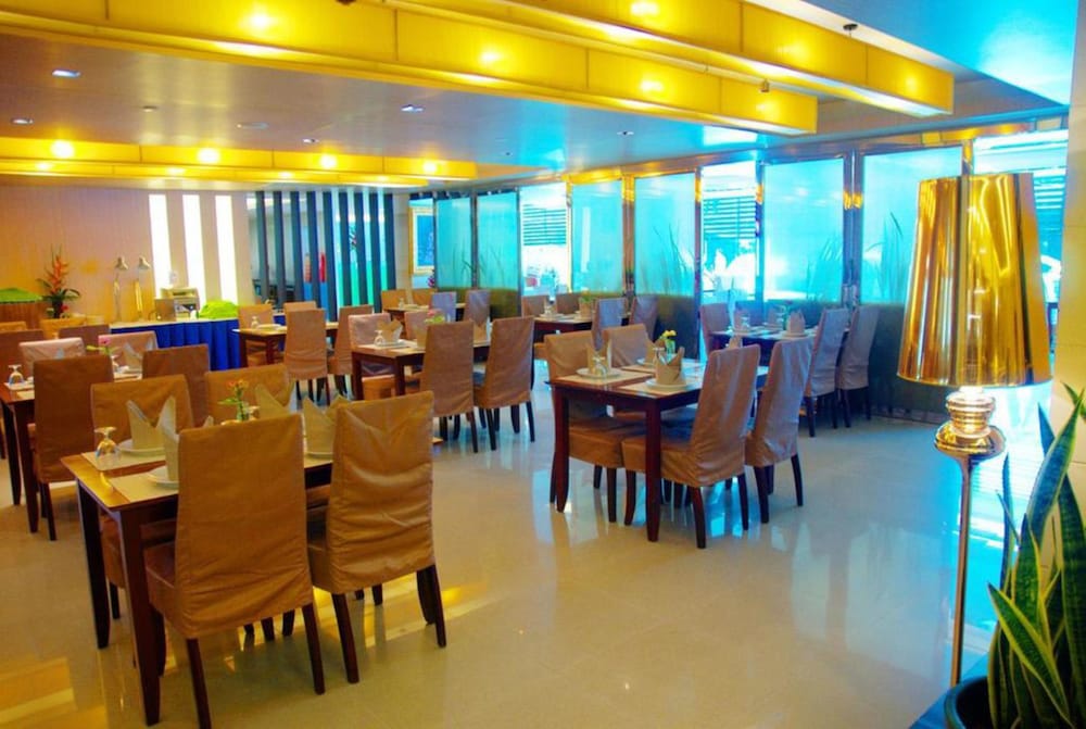 Centric Place Hotel 50/66