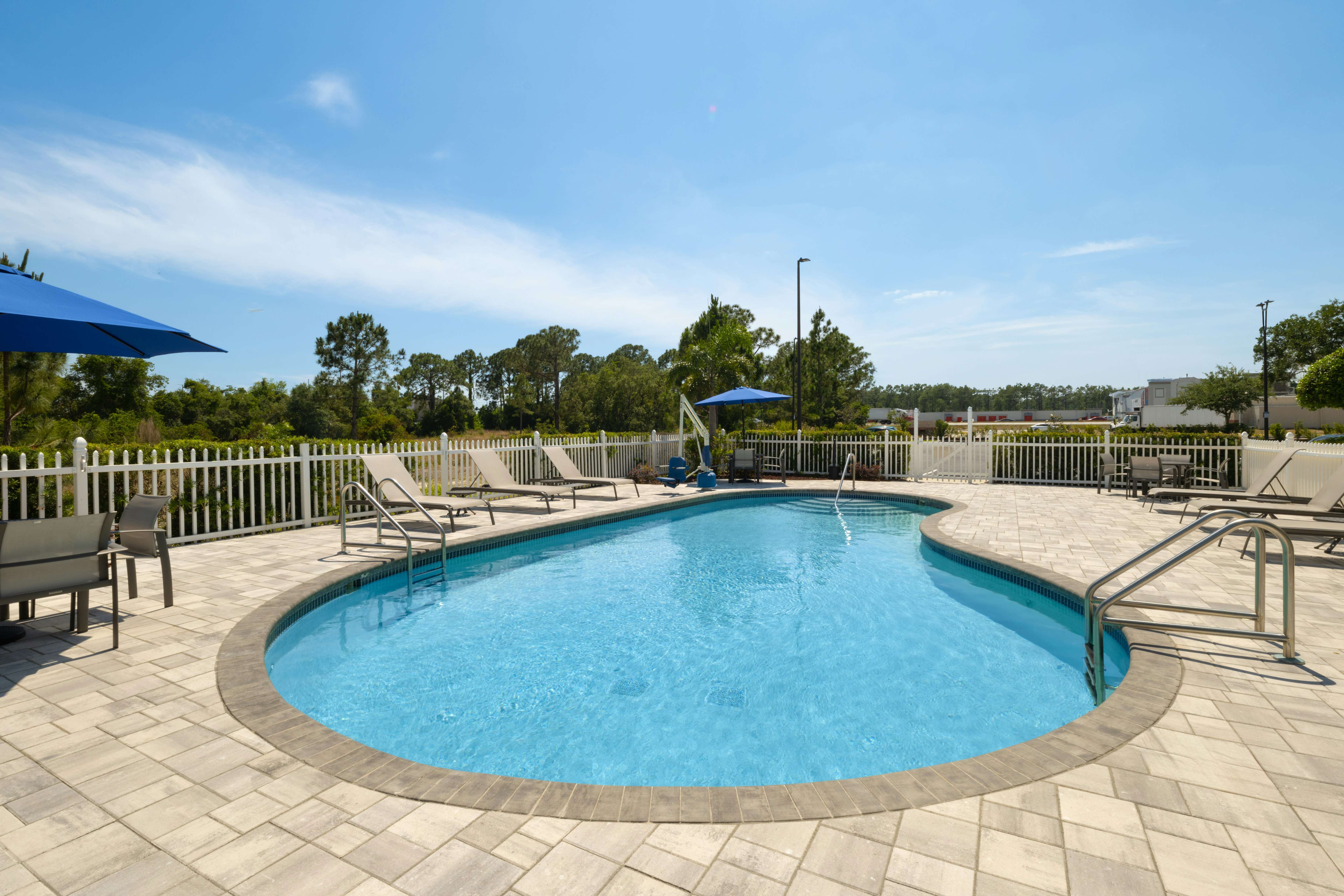 Holiday Inn Express Hotel & Suites Sebring 42/73