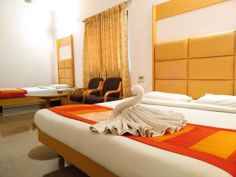 HOTEL RAJADHANE 20/53