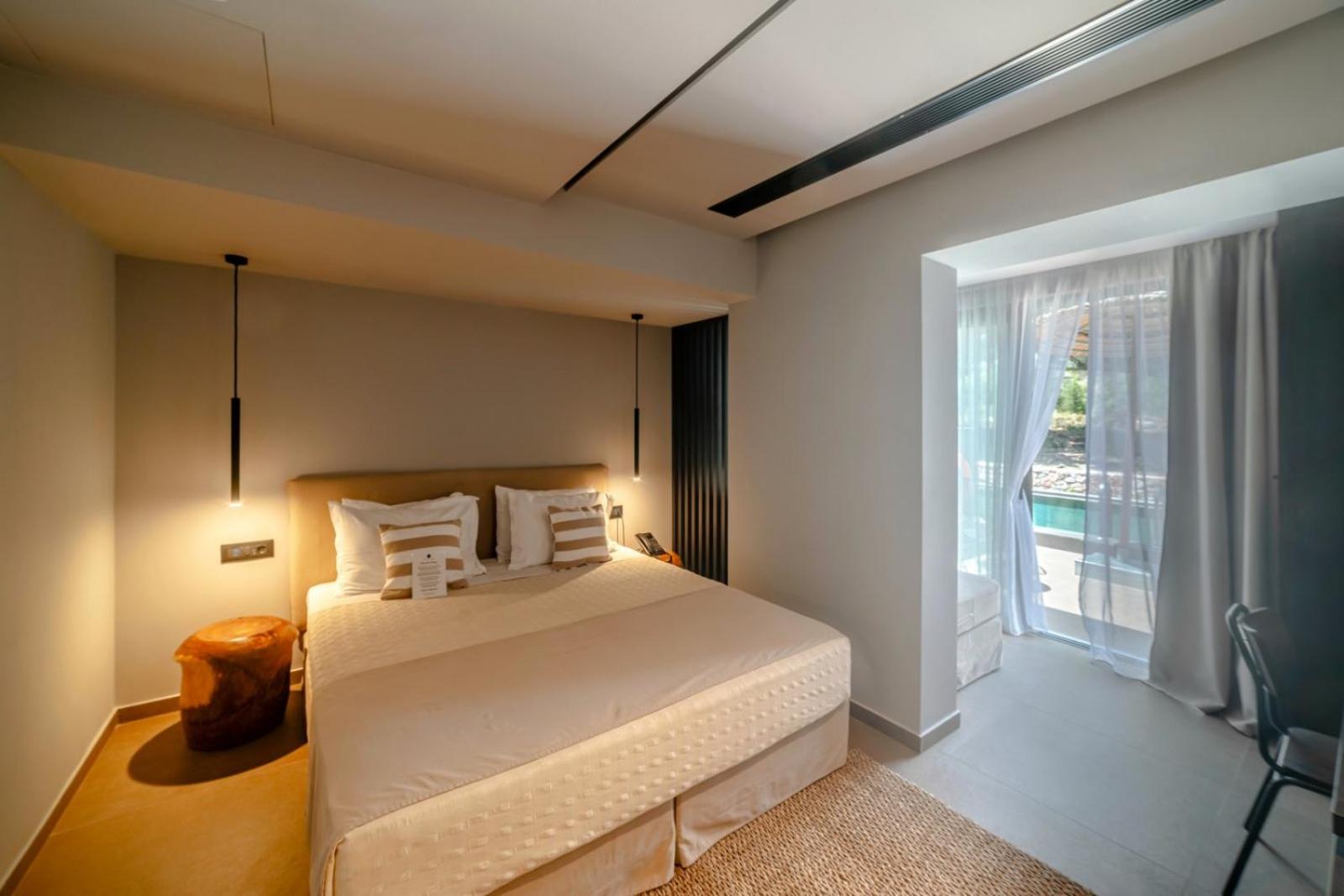 COOKS CLUB IALYSOS RHODES ADULTS ONLY 26/83