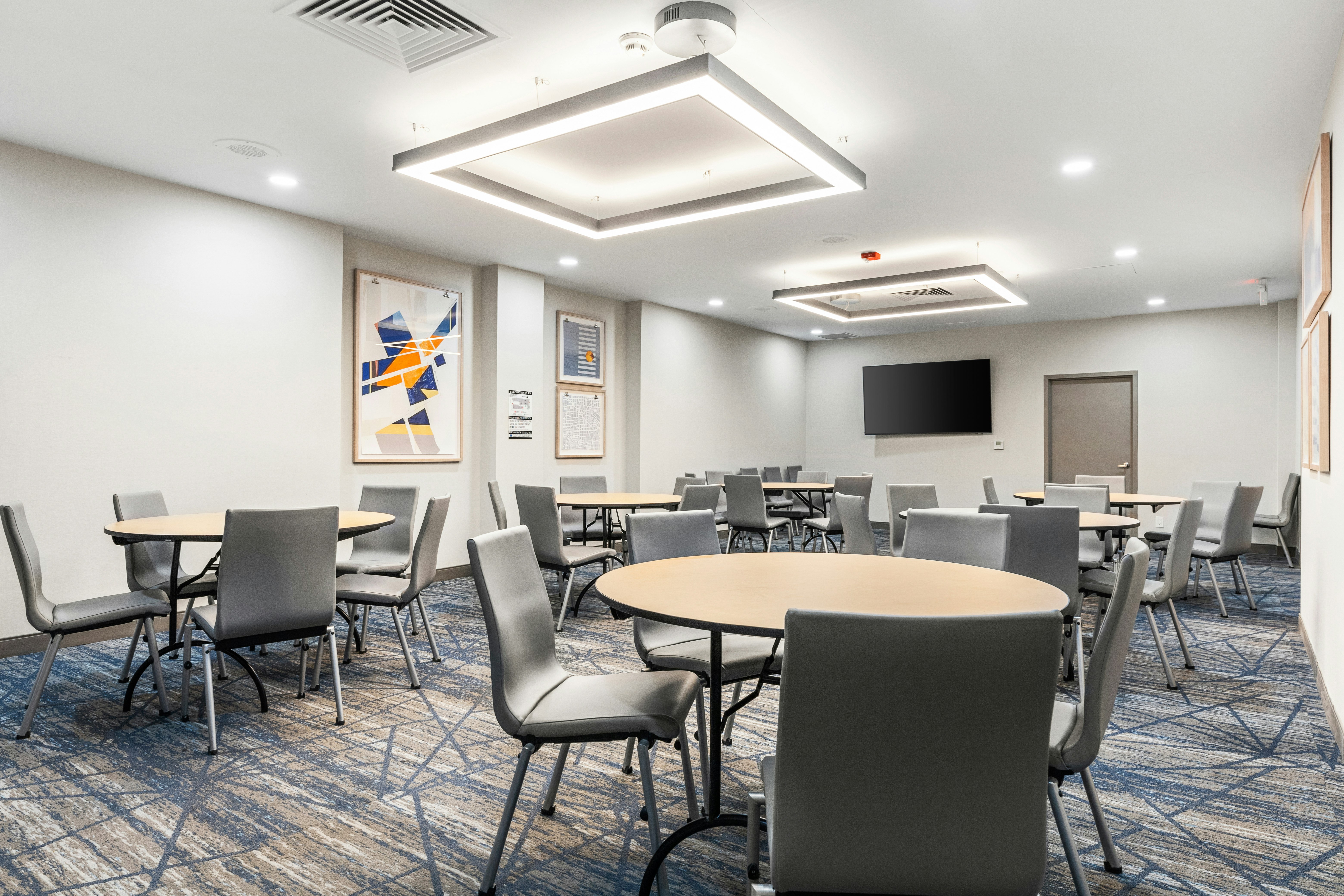 Holiday Inn Express Van Nuys 43/50