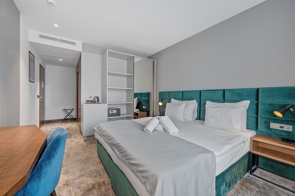 Hotel iNova 16/50