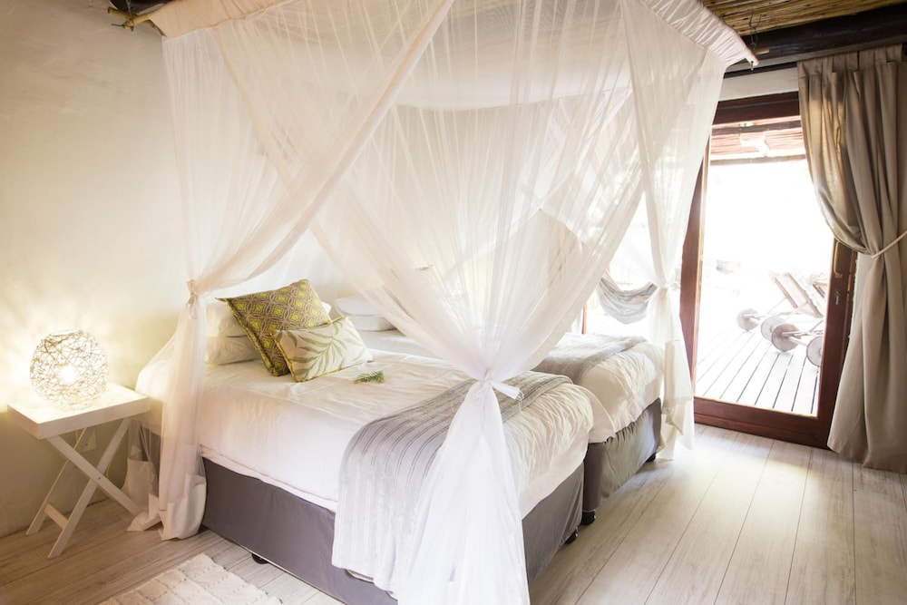 Ngama Tented Safari Lodge 7/50