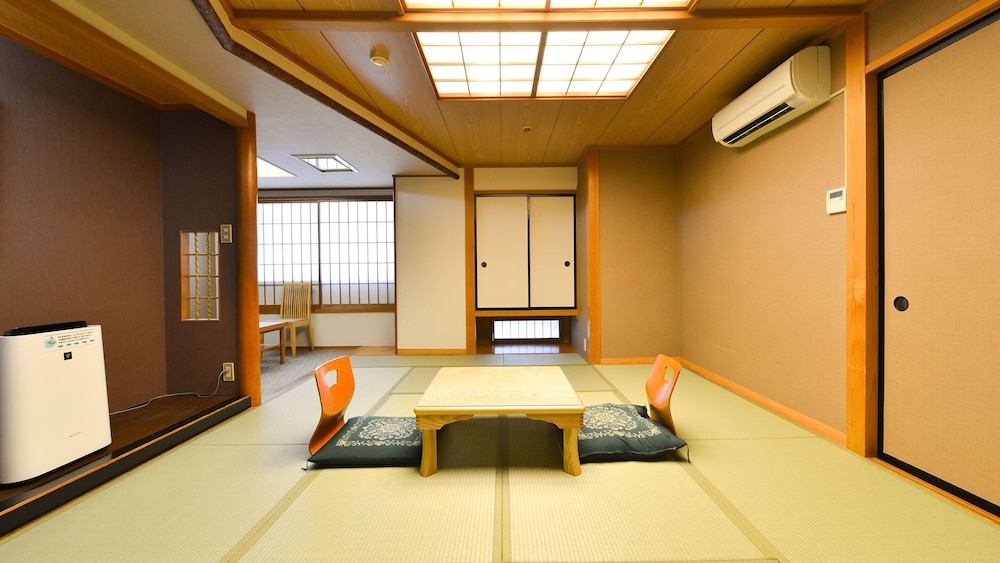 Hotel Kinugawa Gyoen 11/55
