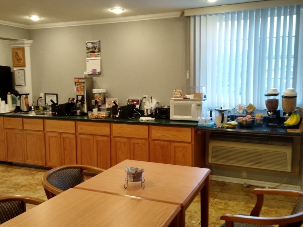 Americas Best Value Inn Pendleton 24/26