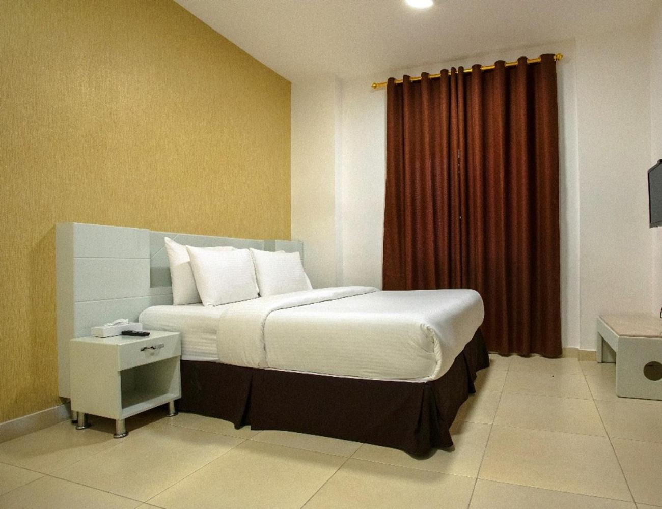 3 Bedrooms, Apartment