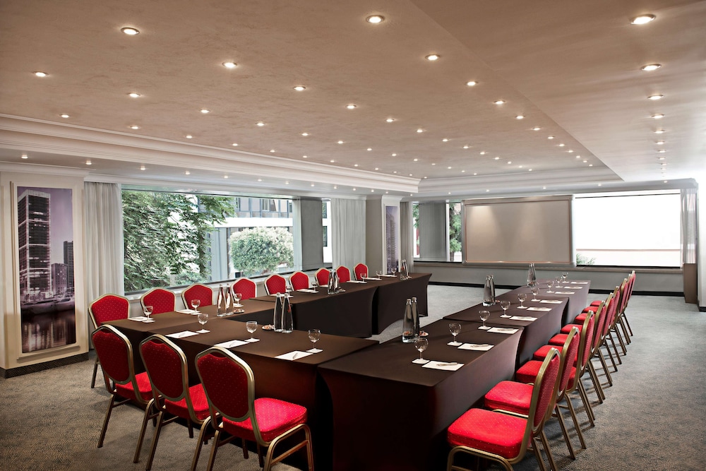 Radisson Blu Martinez Beirut 65/72