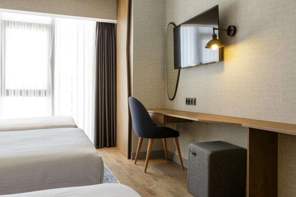 Ramada Encore by Wyndham Istanbul Arnavutkoy 44/64