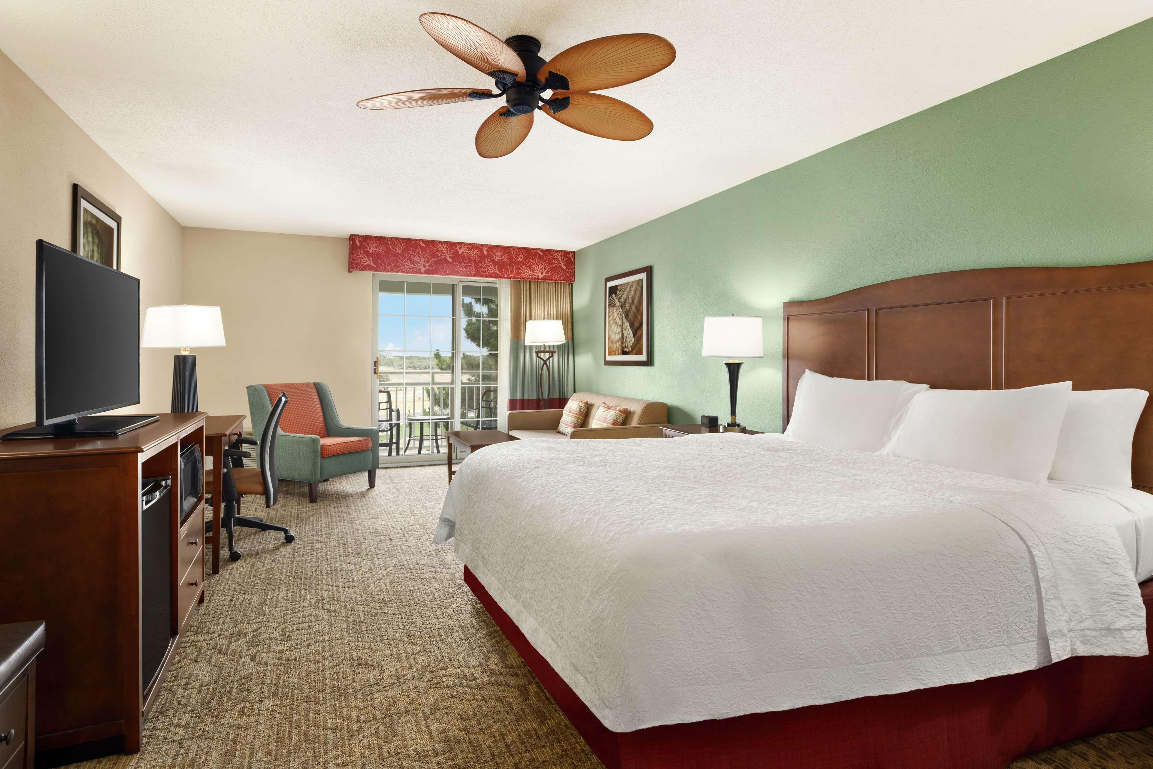 Room at Hampton Inn & Suites Outer Banks Corolla, COROLLA - NC