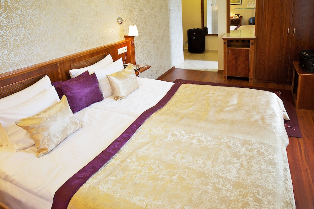 Gold Hotel Budapest 17/68