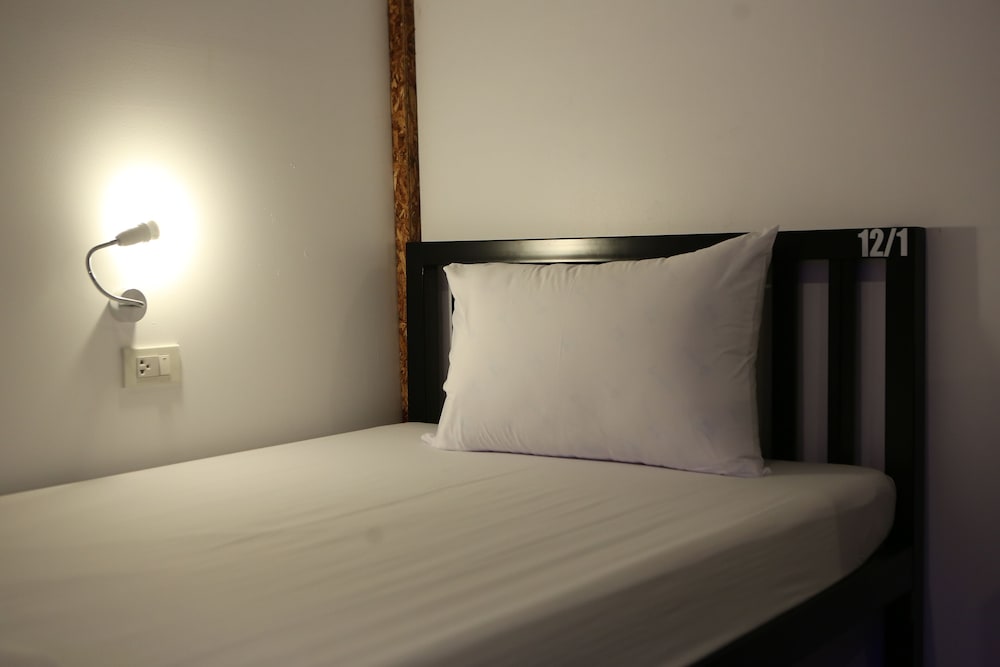 Balcony Party Hostel - Adult 18+ 7/22