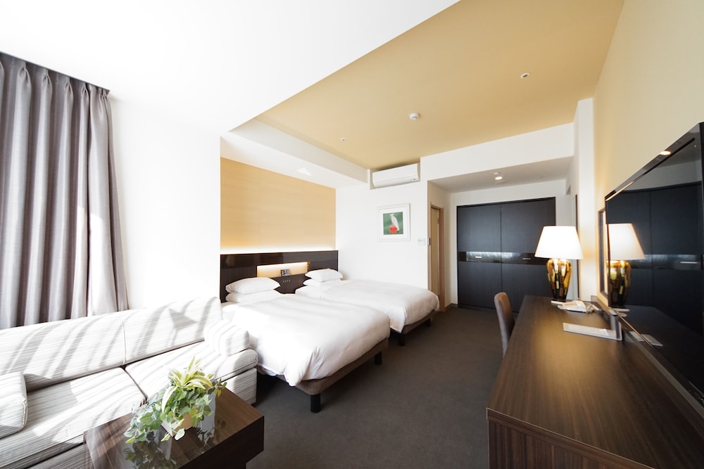 2 BEDROOMS, DELUXE, TWIN BEDS, RIVERSIDE, CORNER