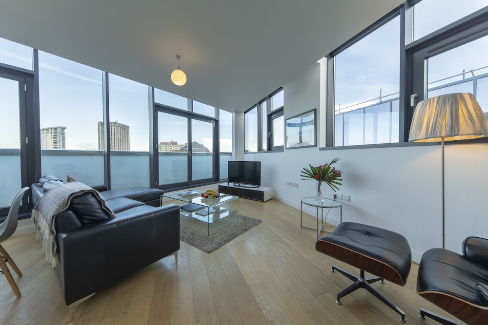 Cleyro Serviced Apartments - Finzels Reach 26/50