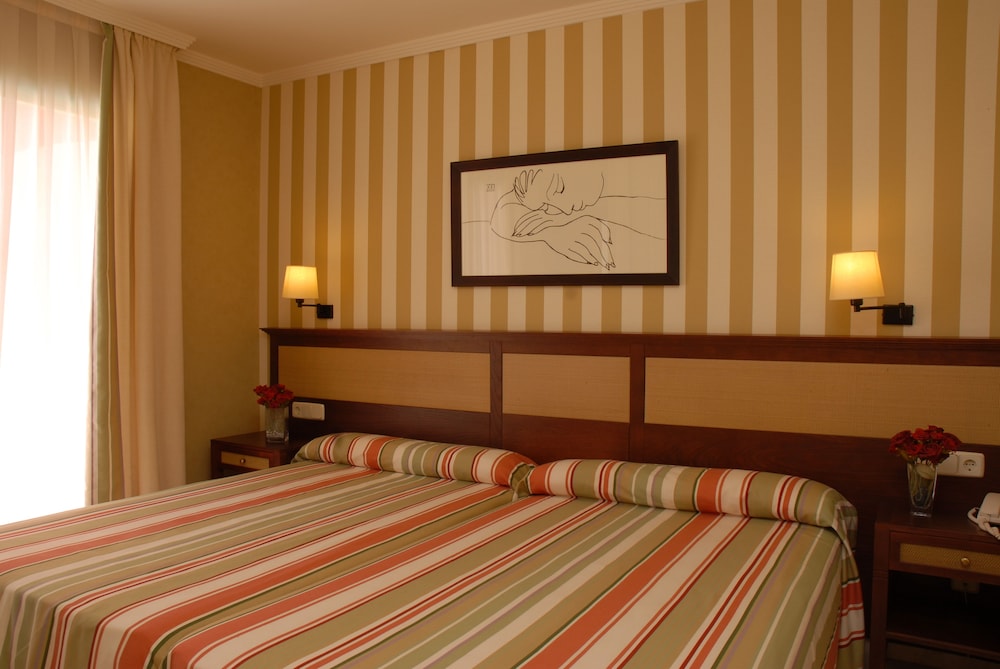 HOLIDAY WORLD RESORT 18/70
