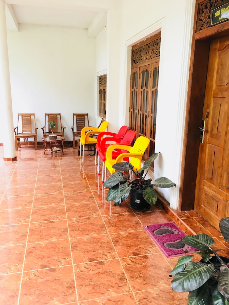 Sudu Neluma Home Stay 23/34