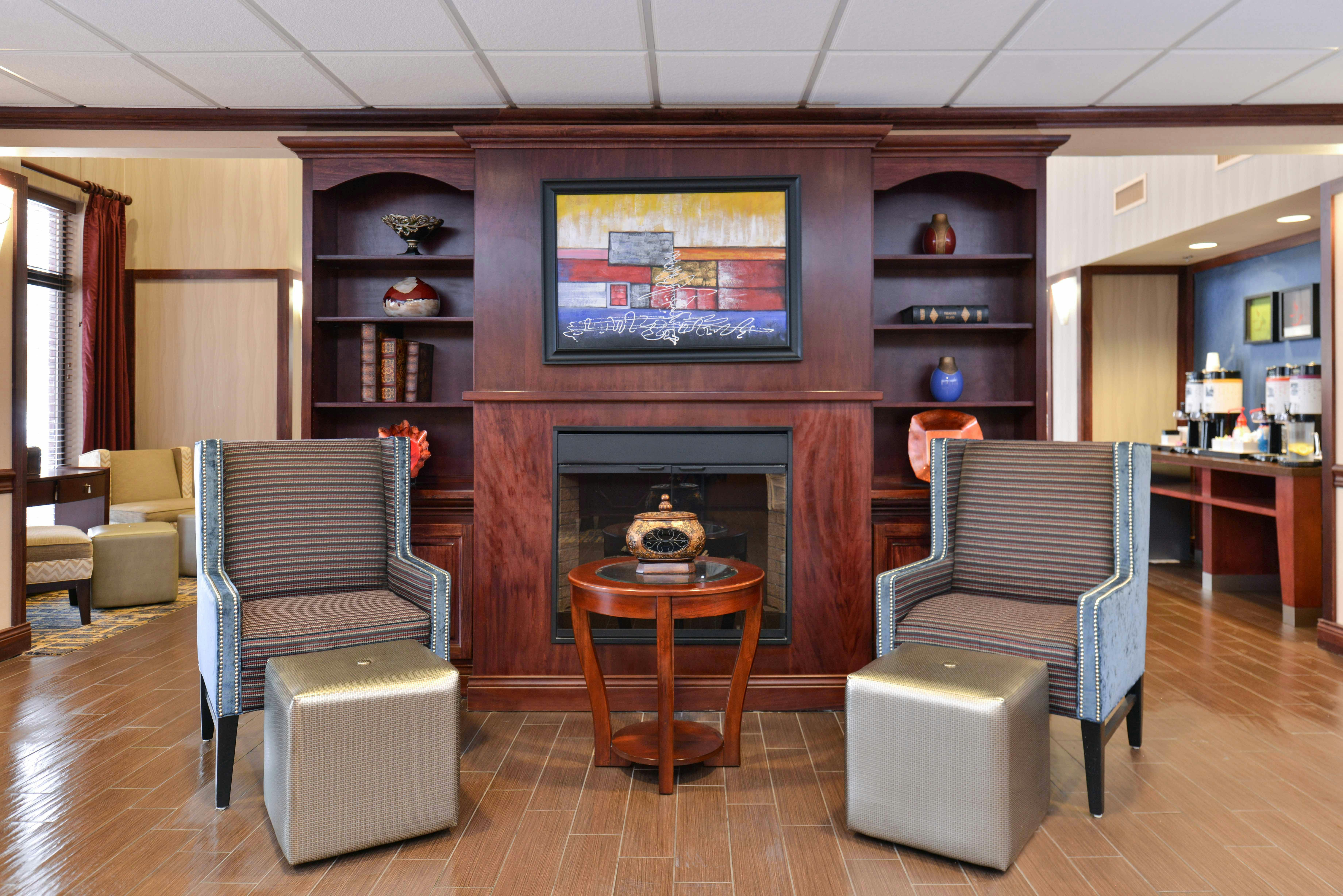 Hampton Inn and Suites Muncie 30/43