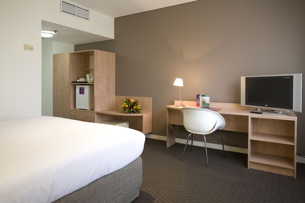 ibis Melbourne Hotel and Apartments 13/70