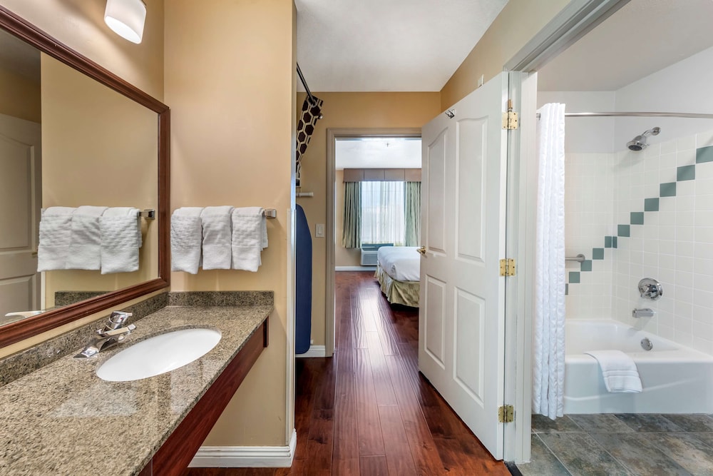 Best Western Plus John Jay Inn & Suites 23/37