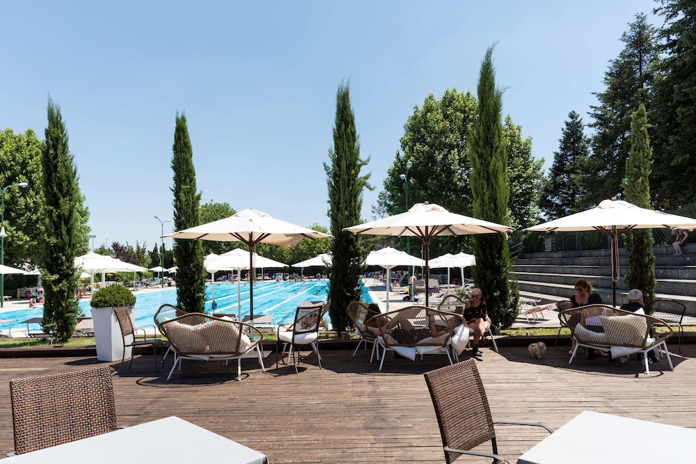 Living Place Hotel 96/105