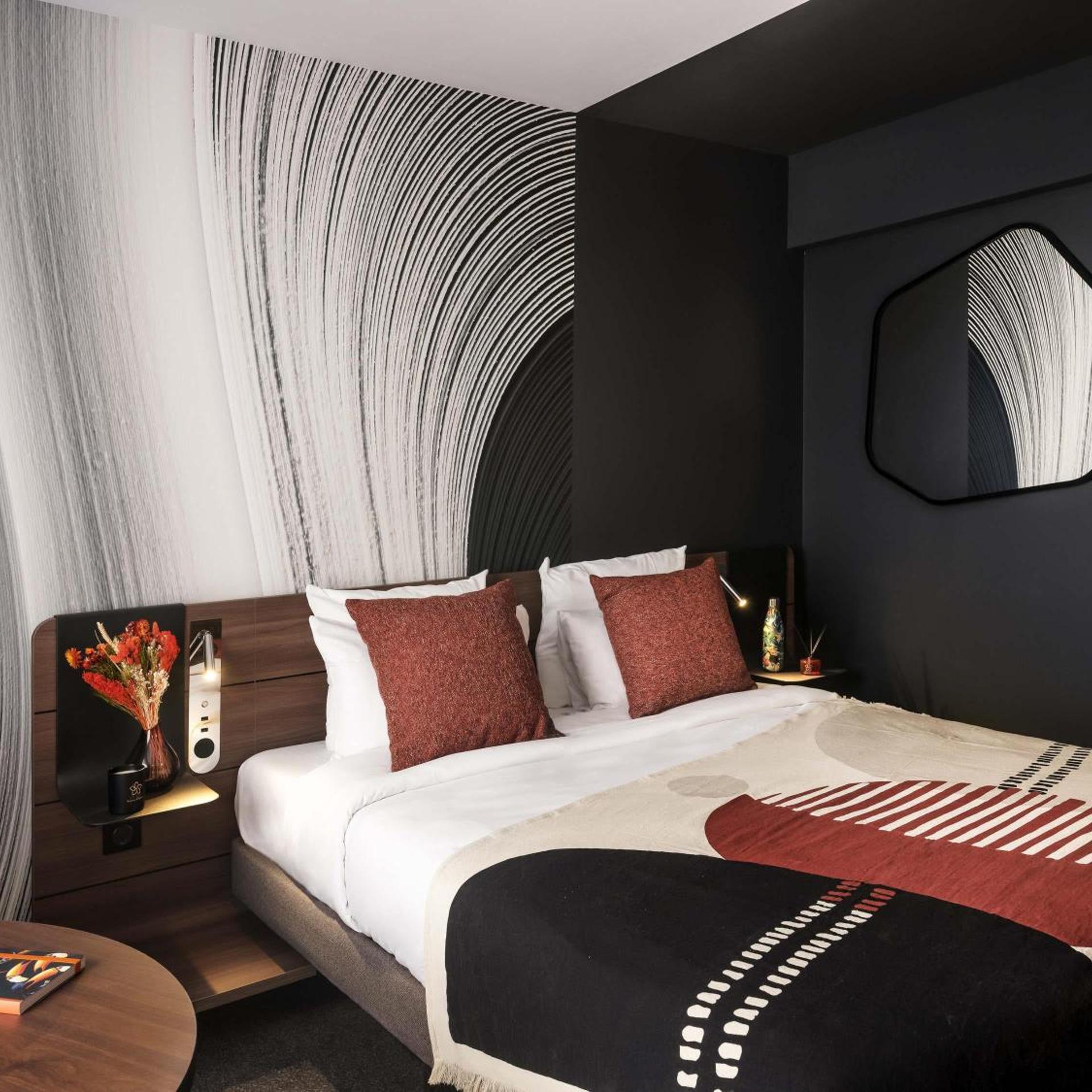 EXECUTIVE, DOUBLE BED, EIFFEL VIEW, SOFA