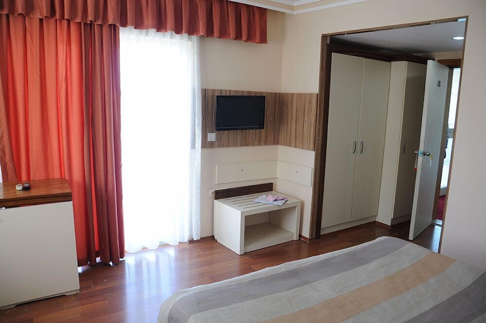 Lims Bona Dea Beach Hotel 29/67