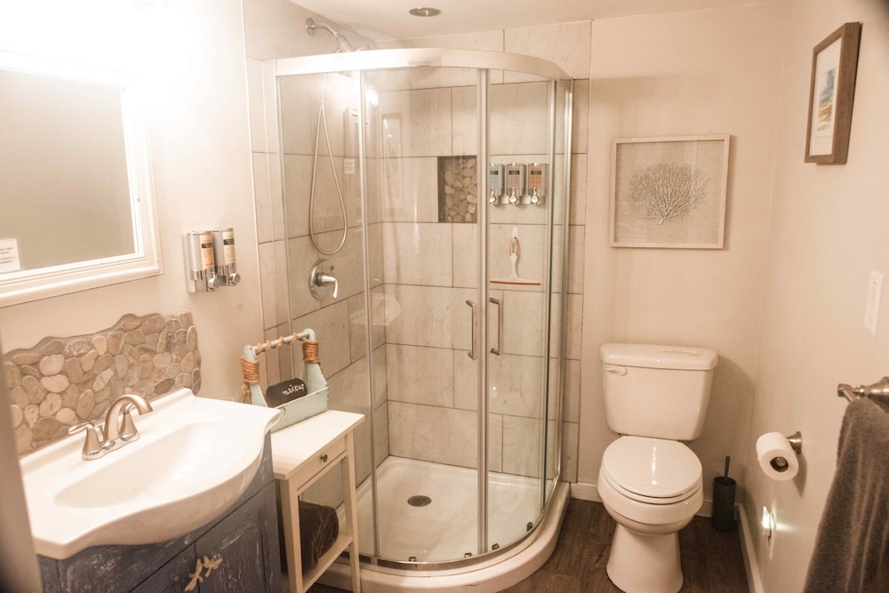Moonshadow Bed and Breakfast 65/69