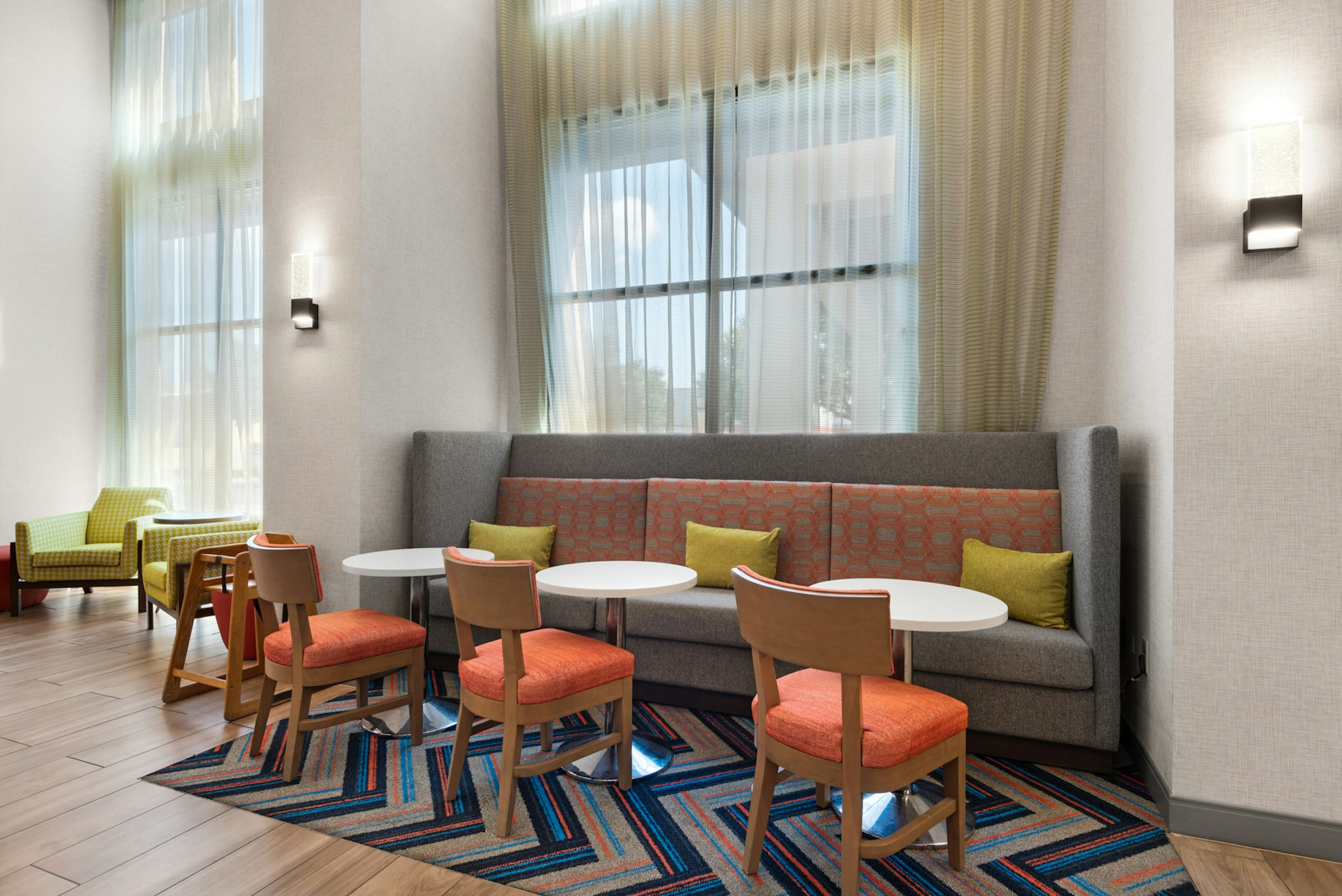 Hampton Inn Suites Pensacola I 10 North At University Town Plaza 36/57