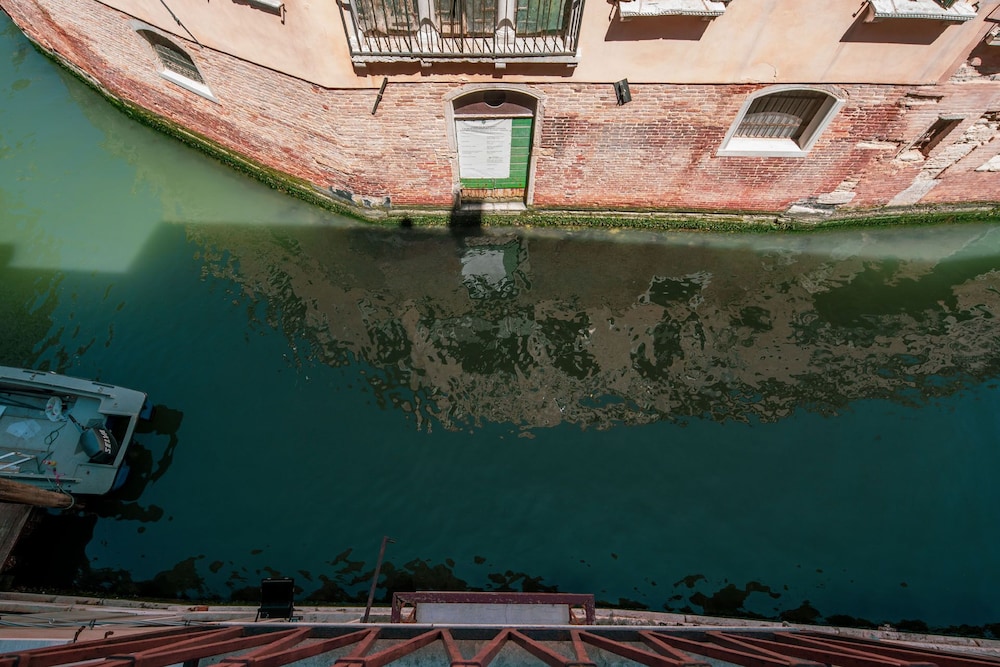 San Marco Boutique Canal View 29/33