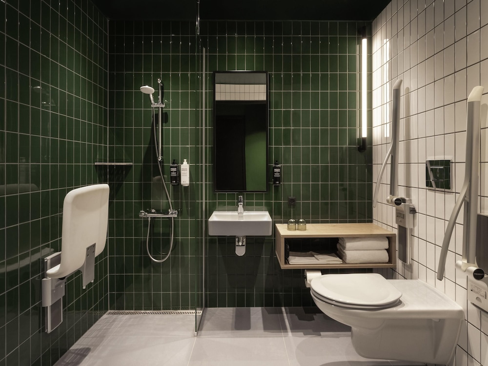 IBIS STYLES COPENHAGEN ORESTAD 42/45