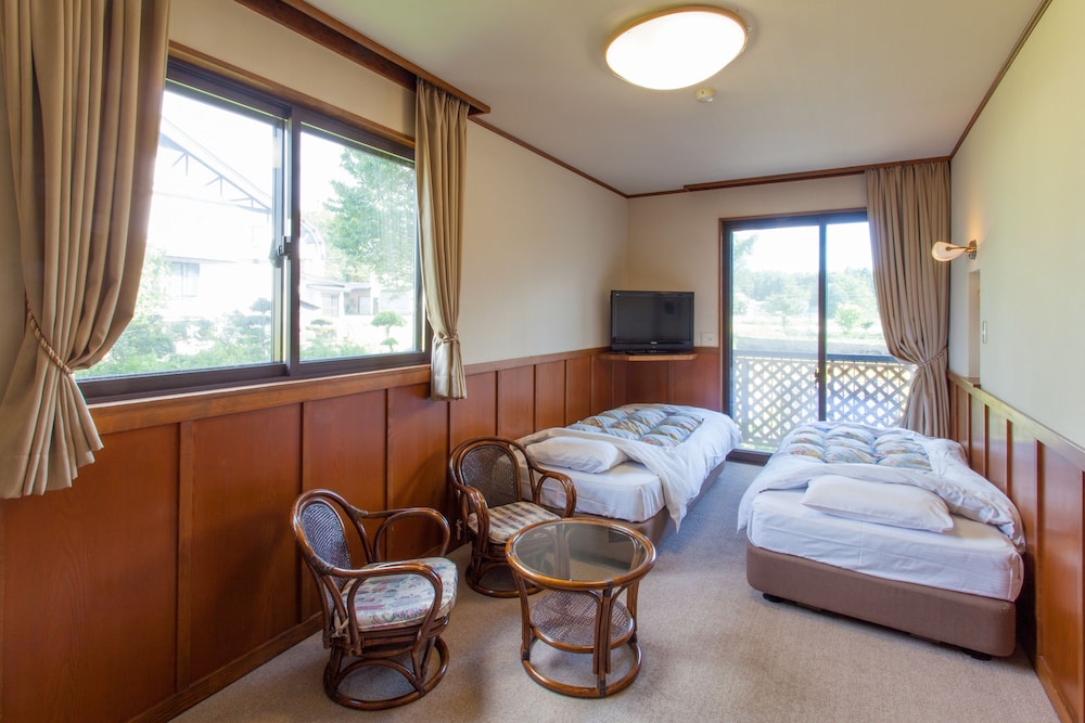 ROOM, TWIN BEDS, PRIVATE BATHROOM