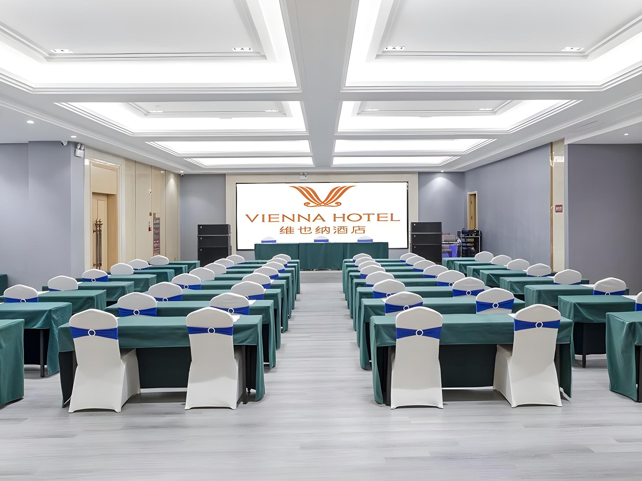 Anyi Jinding Hotel 39/49