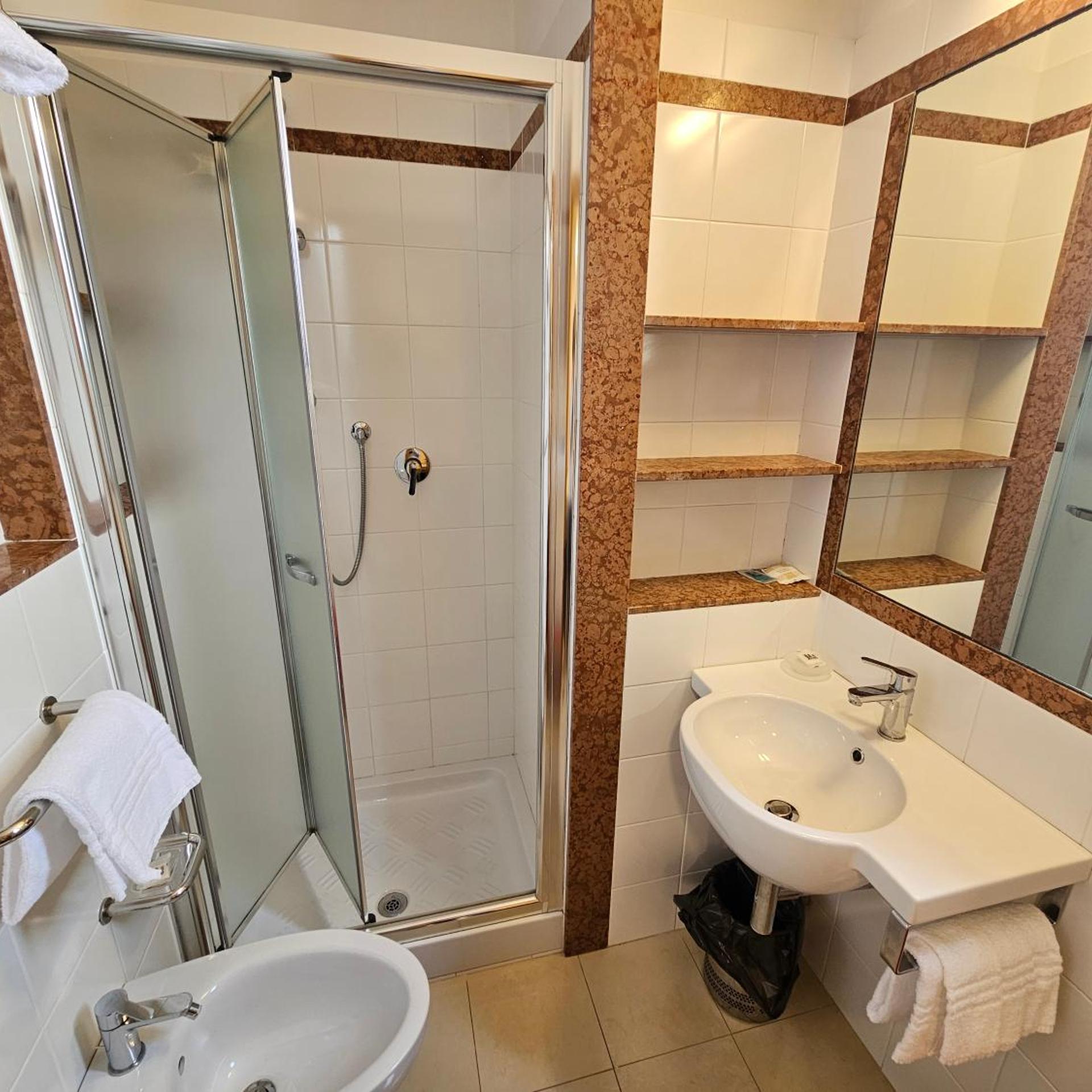 Hotel Fiorella 46/50
