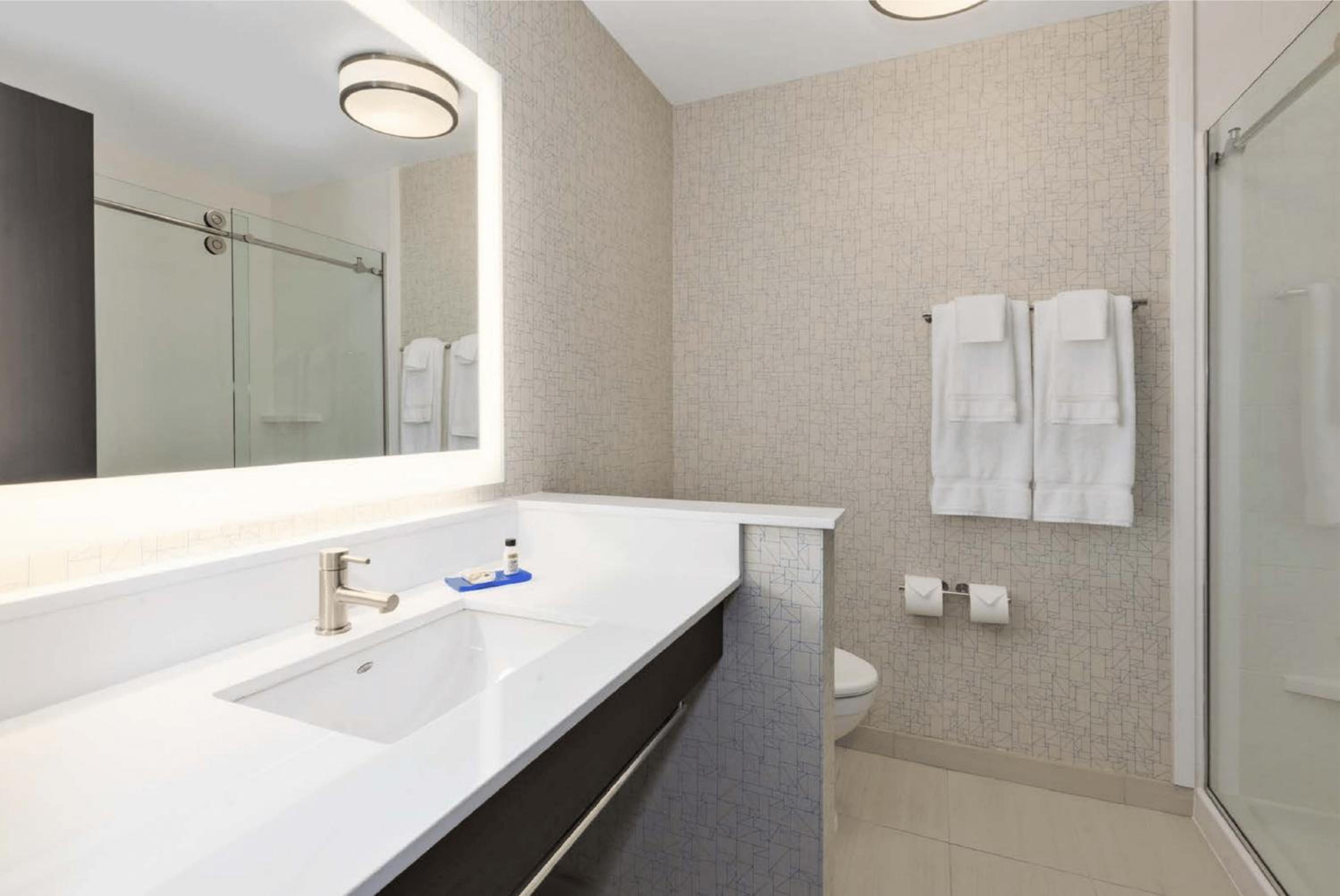 Specialty, King Bed