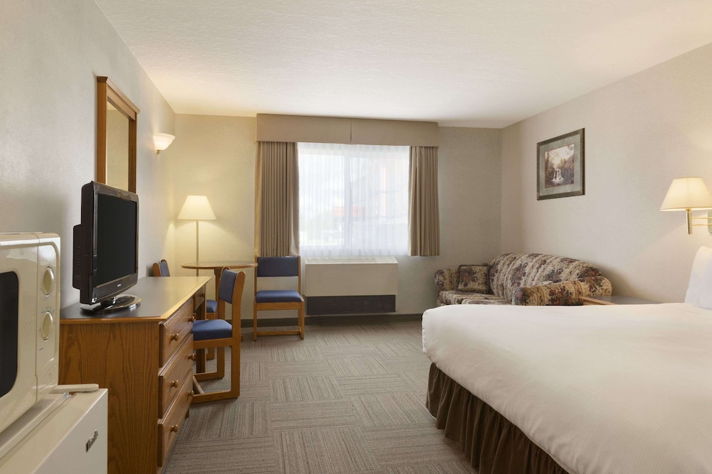Days Inn By Wyndham Hinton 10/35