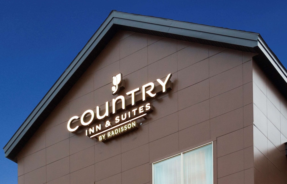Country Inn & Suites by Radisson, Buffalo, MN 2/37