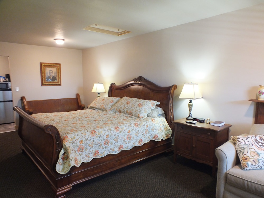 Scarborough Inn 13/65